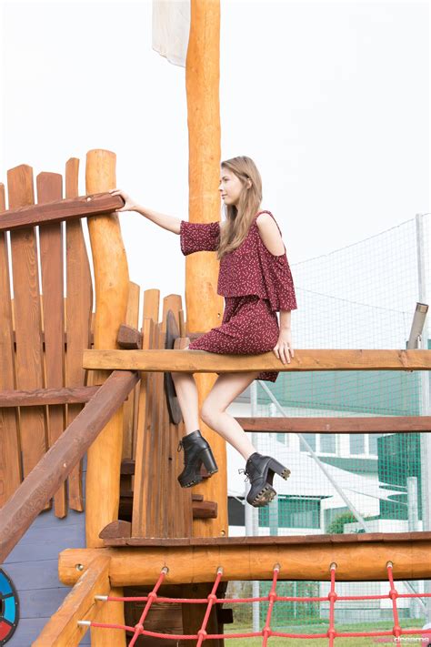 Mila Azul Shopping And Flasing Outdoors TeenDreams Porn Pic