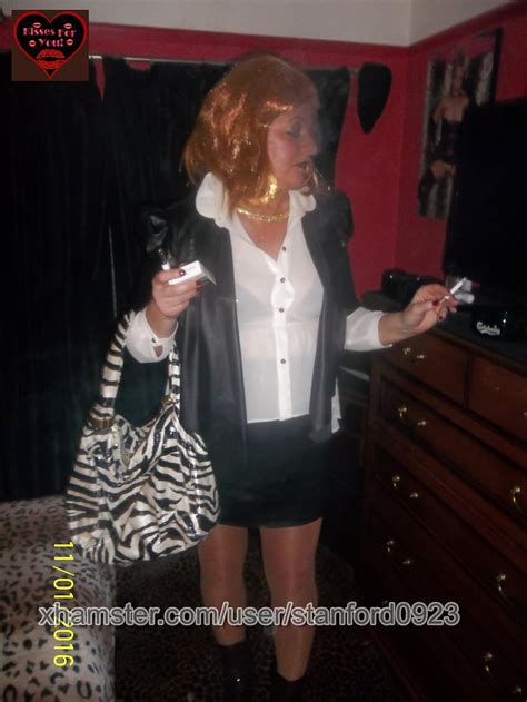 MILF GIVES BLOWJOB Pics XHamster