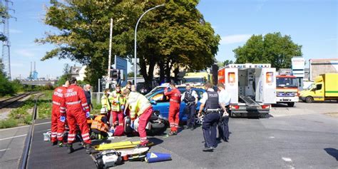 Dortmund Unfall an Bahnübergang Motorradfahrer 70 schwer verletzt