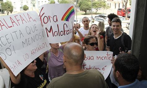 Homenagem a Malafaia na Câmara de Vereadores de Niterói termina em confusão e beijo gay Jornal