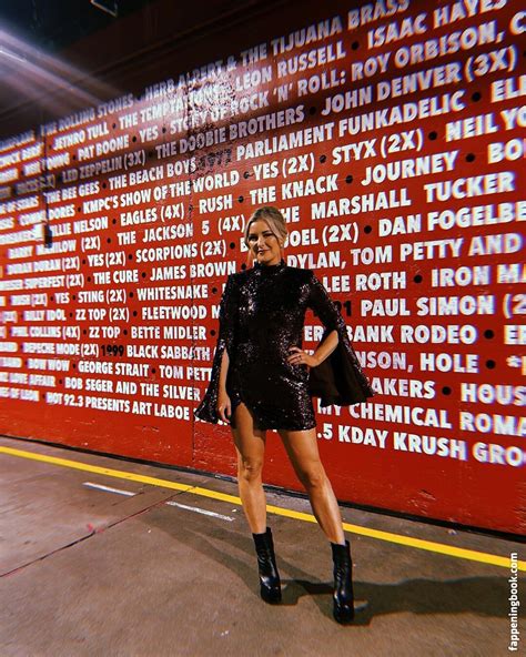 Renee Paquette Reneepaquette Nude OnlyFans Leaks Fappening FappeningBook