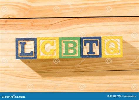 Espectaculares Cubos De Madera De Colores Con Los Colores De La Bandera Lgbtq Orgullo Gay Con La