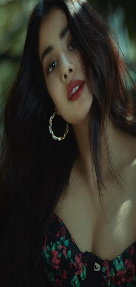 See Bollywood Actress Janhvi Kapoor Hot Pictures From Her Instagram