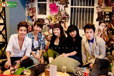 Ch M Nh Hot Girl H N I Pose Nh Xinh Lung Linh