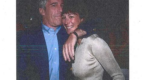 In Sex Trafficking Trial Jury Pool Ghislaine Maxwell Sees Few Friendly Faces Courthouse News