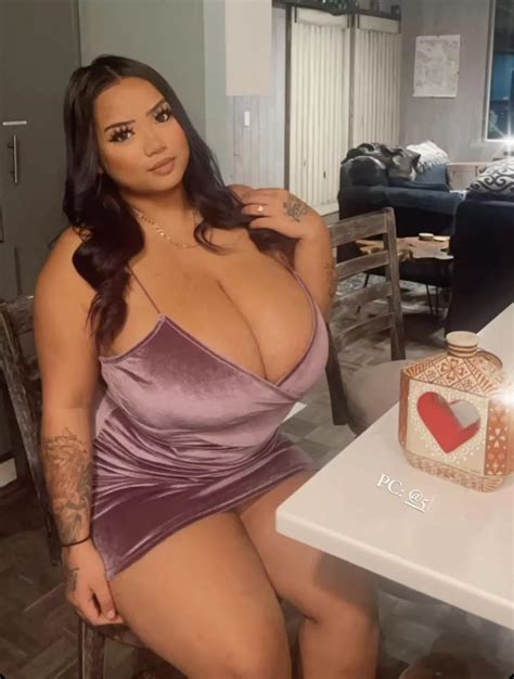 Fine As Fuck Nudes Biggerthanherhead Nude Pics Org