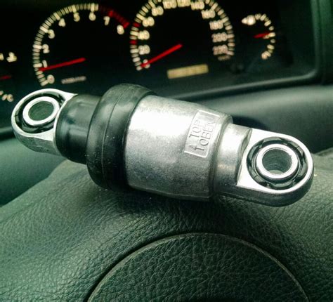 Замена натяжителя ремня — Toyota Corolla (120), 1,6 л, 2005 года ...