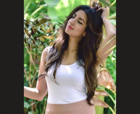 10 Hot Sexy Noreen Khan Bikini Pics