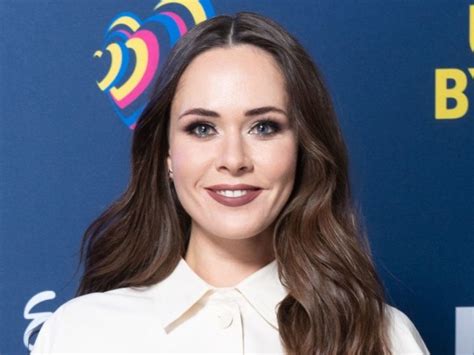 Eurovision 2023 Who Is Presenter Julia Samina Metro News