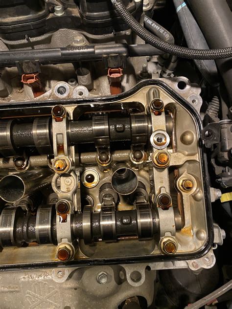 Замена прокладки клапанной крышки, свечных колодцев. Camry 3.5 V6 ...
