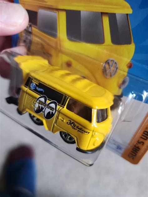 NEW HOT WHEELS Kool Kombi Mooneyes 30th Anniversary Surf S Up EUR 7 00 PicClick IT