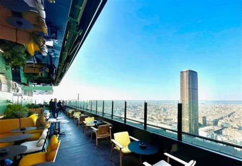 Le Skybar Sur Le Rooftop De L Hôtel Pullman Montparnasse