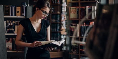 How to Find The Main Verb in a Sentence