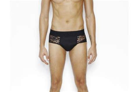 Uomini In Lingerie Arrivano Slip E Boxer In Pizzo Per Lui