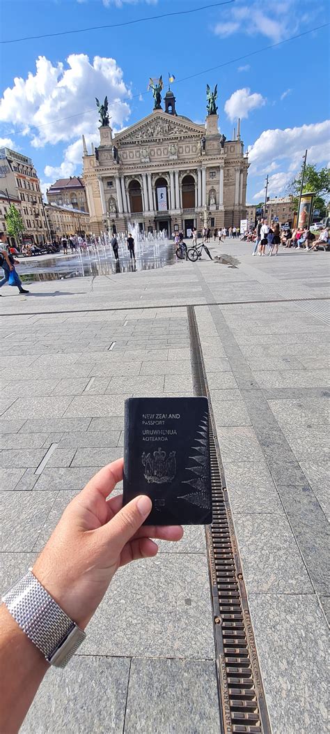 kiwi in ukraine has our country become a bunch of Putin dictator