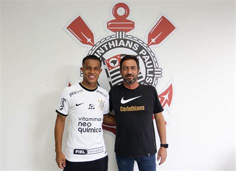 Corinthians acerta renovação contratual do atacante Pedro