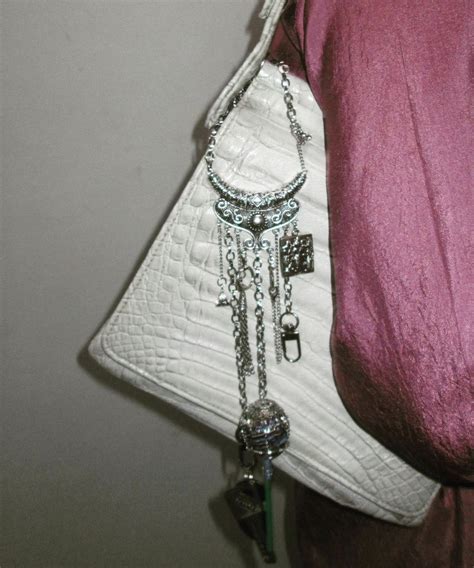 Где купить интересные аксессуары в Казахстане?