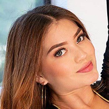 Khloe Parker Babe Page Watch This Adult Model On FreeOnes