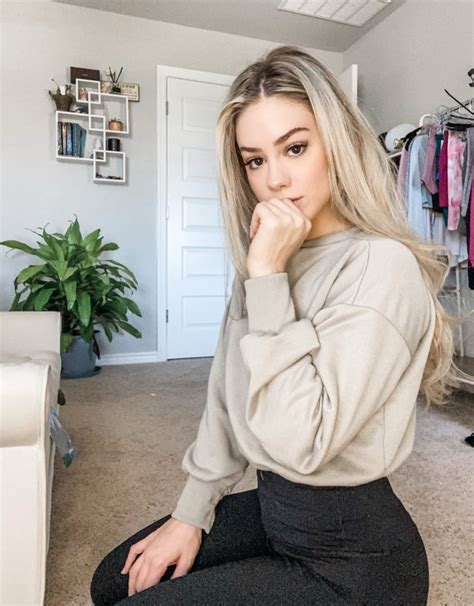 8 Hot New LuluLuvely Bikini Pics