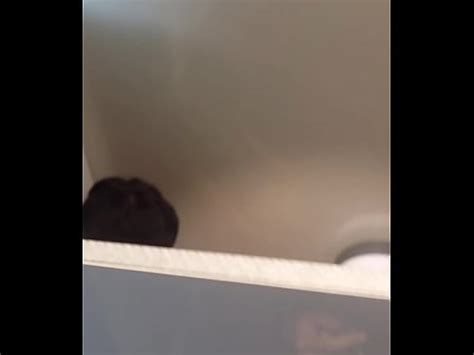 Chịch trong toilet Pearl Plaza XVIDEOS