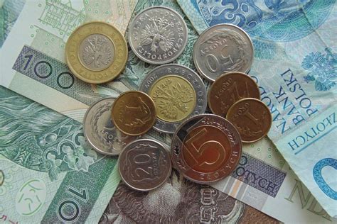 Qual A Moeda Da Polonia - Polônia: onde o real tem mais valor que a moeda local - DocMundo