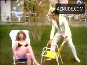 Cuanto Cobra Un Espia Nude Scenes Aznude