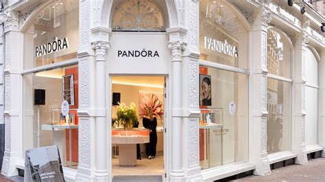 Pandora Opent Nieuwe Winkel Op Iconische Locatie In Nederland Grazia