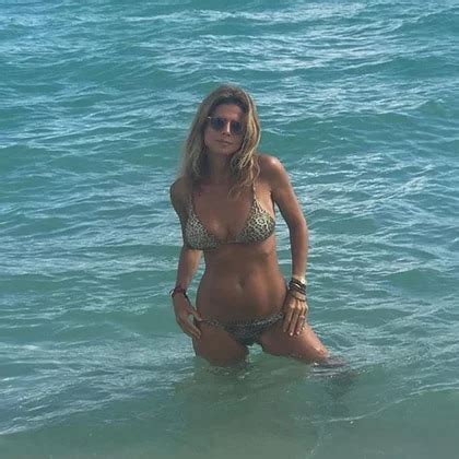 Las Fotos En Bikini De Flavia Palmiero Al Natural Y Sin Filtro A Los En La Playa Infobae