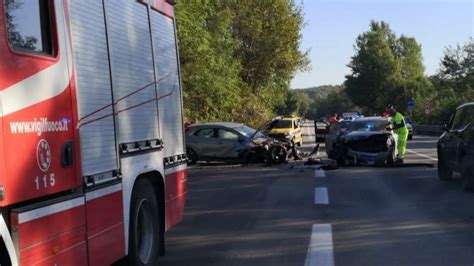 Bojano Campobasso Scontro Frontale Sulla Statale Bifernina Tre