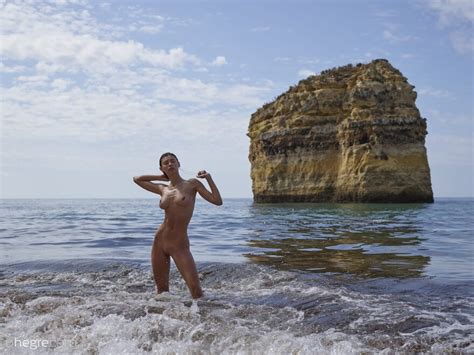 Amateur Girl Anna L Naked Beach Px Porn Pic