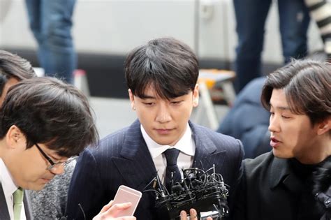 Police Question Two K Pop Stars Over Sex Scandal Upi