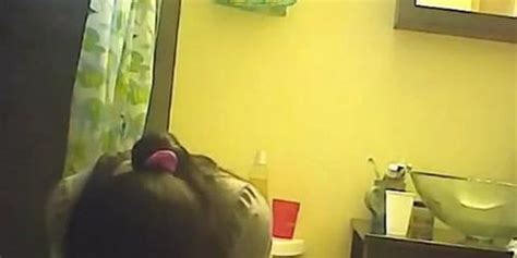 Amateur Teen Flashed Her Butt While Pissing On Toilet Tnaflix