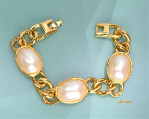 Monet Jewelry Bracelet