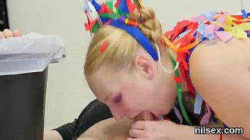 Traviesa fue traída en un manicomio anal para una terapia dura XVIDEOS