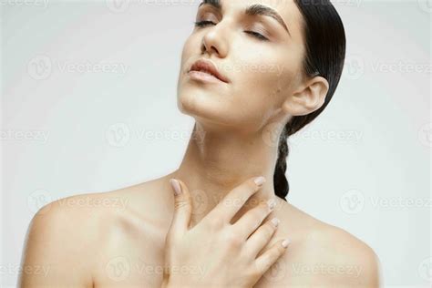 Brunette Bare Shoulders Clear Skin Depilation Care 23701449 Stock Photo At Vecteezy