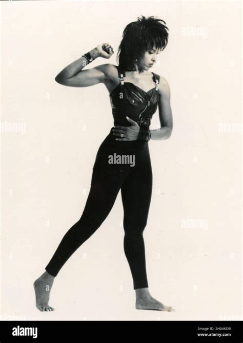 10 Hot Sexy Nona Hendryx Bikini Pics