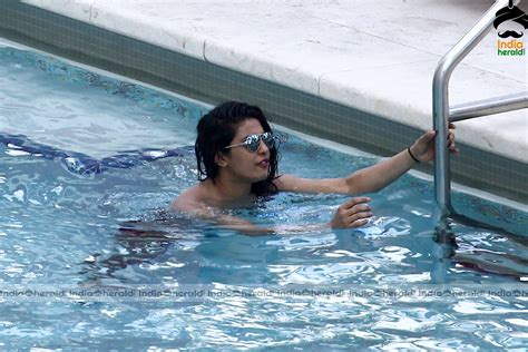Priyanka Chopra In Bikini At Her Hotel Pool In Miami Set