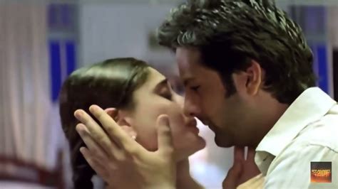 Kareena Kapoor Hot Deep Tongue Kissing