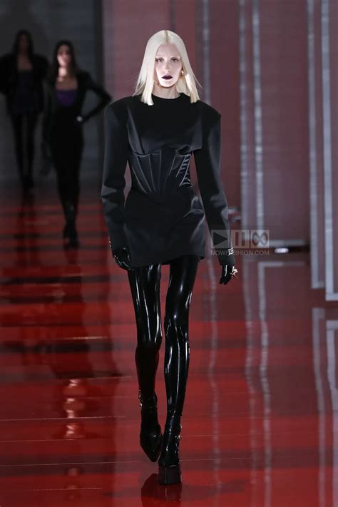 Versace Ready To Wear Fashion Show Collection Fall Winter