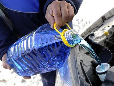 В Беларуси запретили продажу жидких реагентов под видом «незамерзаек»