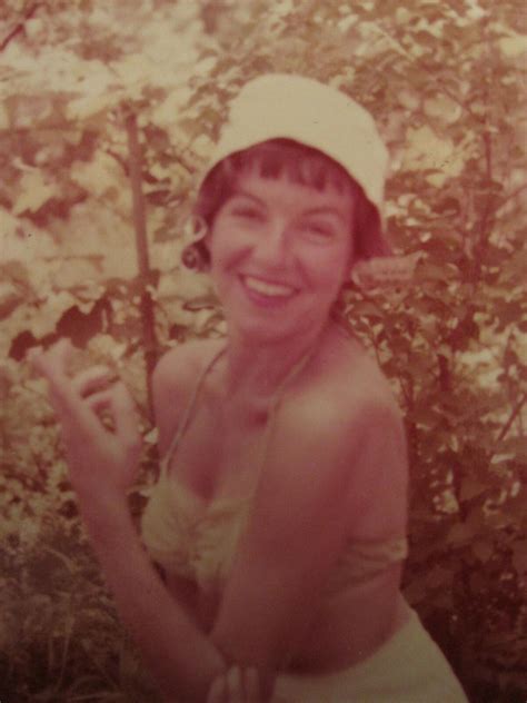 VINTAGE AMERICAN REDHEAD JUNE 1957 BIKINI PINUP BEAUTY BATHING SUIT SWIM PHOTO Signed By Author