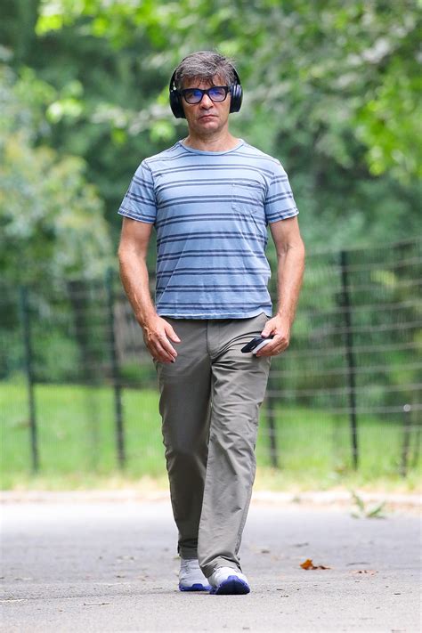 GMA S George Stephanopoulos Looks Unrecognizable In Tee Shirt And