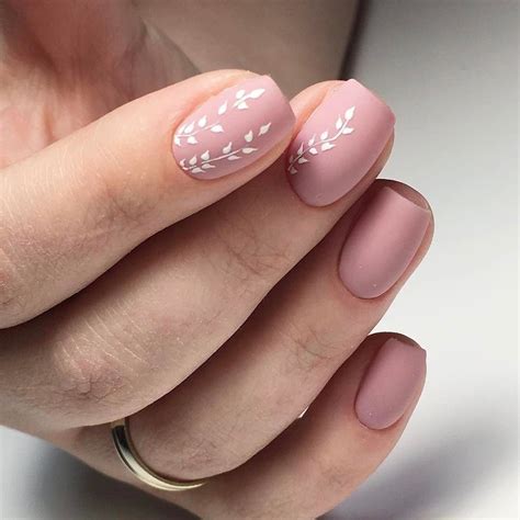 Матовый нюд маникюр (36 фото)