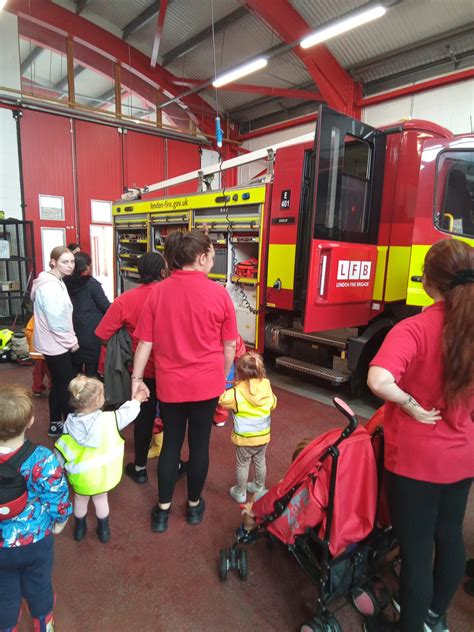 What makes a day at sidcup family golf so popular for kids 8