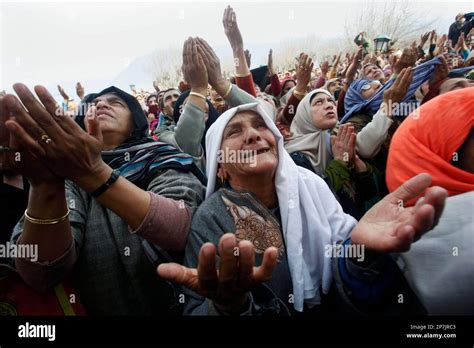 Kashmiri Muslim Women Pray As The Head Priest Unseen Displays A Relic