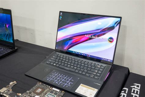 Here's some sneak peeks of the actual ASUS laptops announced during CES