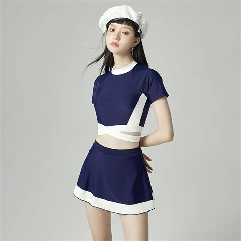 Bikini M Nh Cho N Luhazo O Croptop Ch N V Y Tenis Ph I M U Xanh Tr Ng Th Thao A