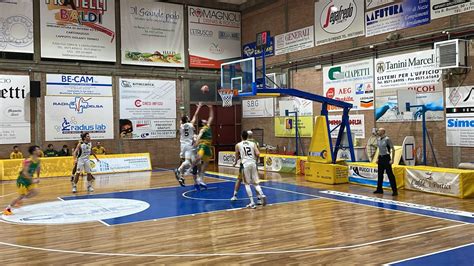 Basket Serie C Gold Impresa Del Costone Siena Che Batte L Imbattibile