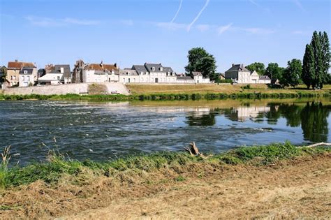 Waterfront En La Isla Ile D Or En La Ciudad De Amboise Foto Premium