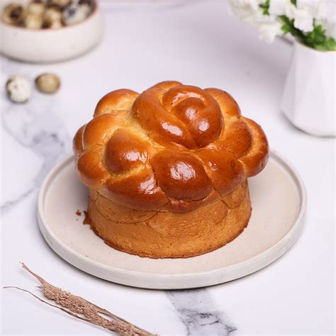 Paska Bread | Easter Paska Bread – Liliyum Patisserie & Cafe